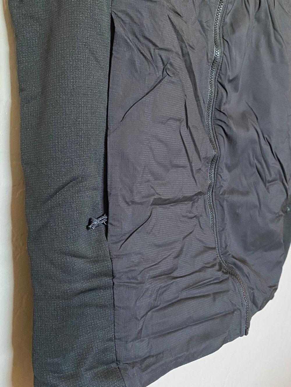 Arc'teryx Atom Vest Mens S Black Outdoor Hiking - Unworn Like New - Picture 9 of 9